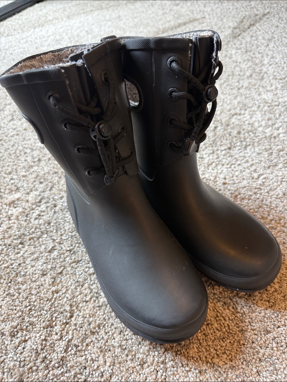 Bogs black winter boots sz 4
